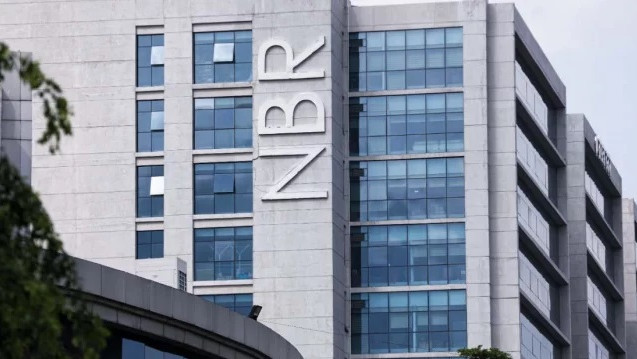 এনবিআরের ২ অতিরিক্ত কমিশনারসহ ৪ কাস্টমস কর্মকর্তা বরখাস্ত